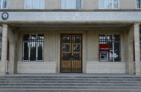 "Qaçqınkom"da daha bir DƏYİŞİKLİK - Aparat rəhbərinin müavini işdən çıxarılıb