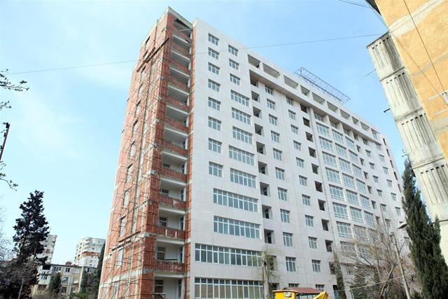 Bakıda şəhid ailələri və Qarabağ əlilləri &uuml;&ccedil;&uuml;n yaşayış binası tikilir