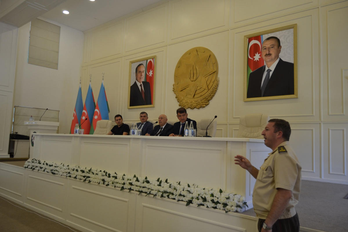 Kəsilən ağacların yerində yeni ağaclar əkiləcək&nbsp;