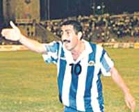 Bu məşhur futbol&ccedil;u baş məşq&ccedil;i oldu 