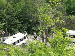 Gürcüstanda mikroavtobus aşdı: 4 ölü, 10 yaralı