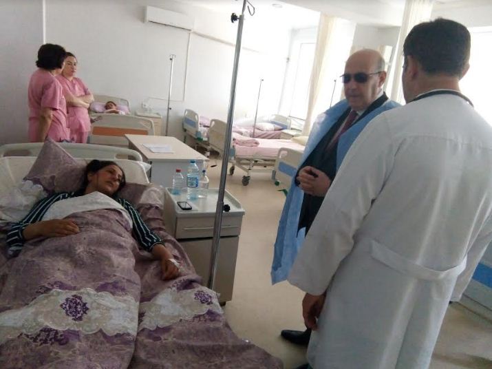 Komitə sədri zəhərlənən pambıqçıların yanına getdi