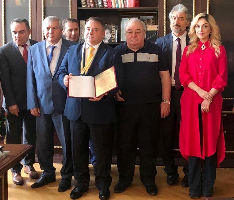 Seyfullah T&uuml;rksoya Bakıda fəxri doktor adı verilib