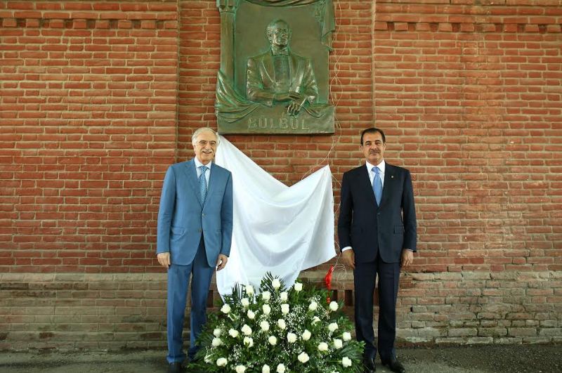 Gəncədə B&uuml;lb&uuml;l adına k&uuml;&ccedil;ə və barelyefin a&ccedil;ılışı olub