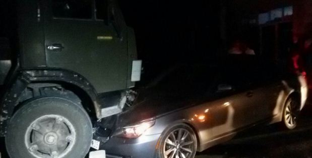 Daşkəsəndə minik maşını yük avtomobili ilə toqquşub