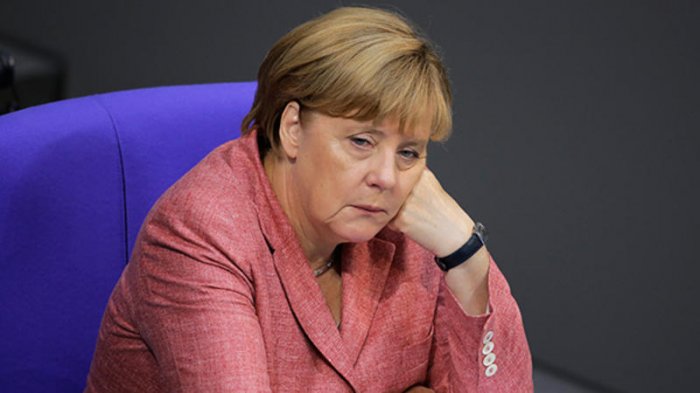 Qaçqın problemi Merkelin “başını yedi