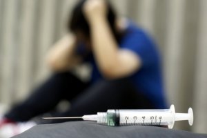 Azərbaycanda narkotik istifadə&ccedil;iləri arasında azyaşlılar da var 