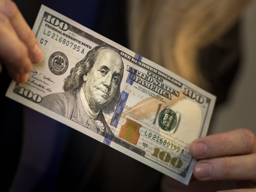 Saxta dolları&nbsp;dəyişmək istəyən şəxslər saxlanılıb