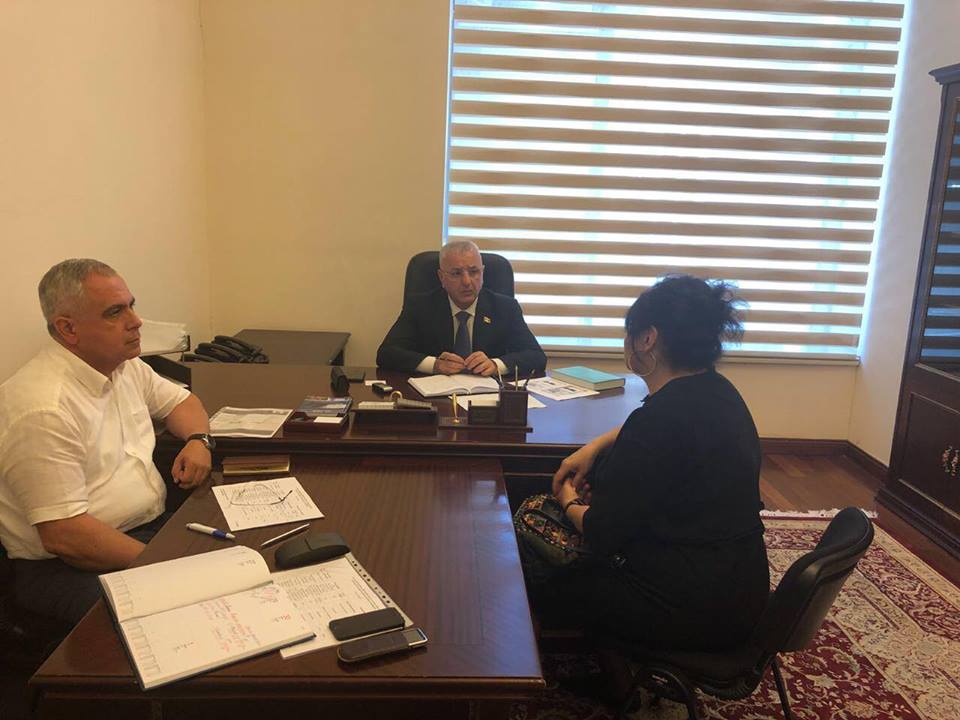 Ülvi Quliyev seçicilərinin problemlərini dinlədi - FOTO