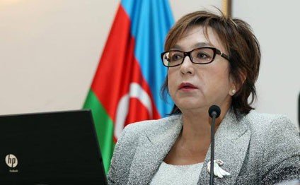Məleykə Abbaszadə buraxılış imtahanlarını şəxsən izləyib  &nbsp;
