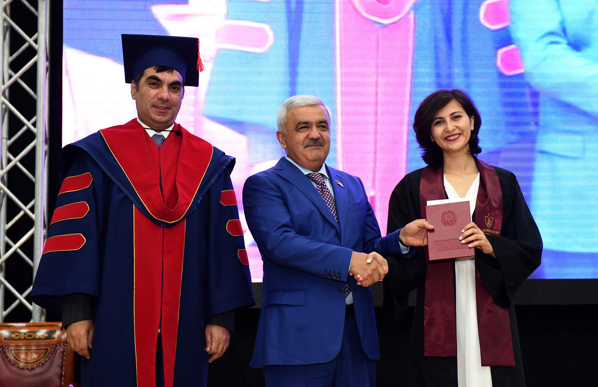Bakı Ali Neft Məktəbində &ldquo;Məzun G&uuml;n&uuml;&rdquo; ke&ccedil;irildi&nbsp;