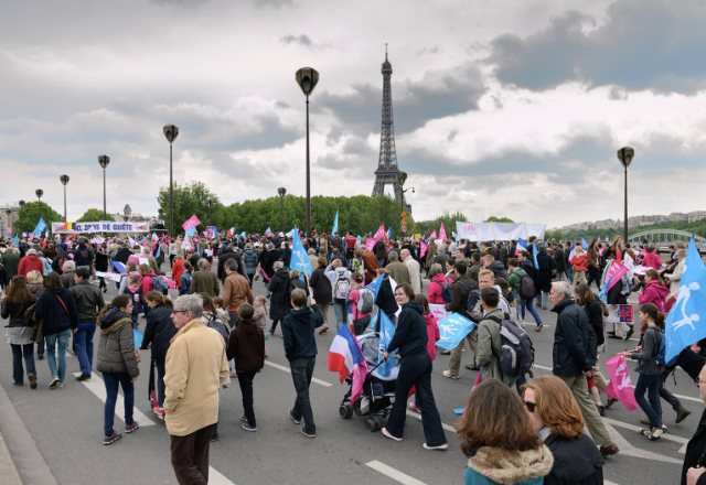 Parisdə etiraz aksiyaları: Makronun istefası tələb olunur 