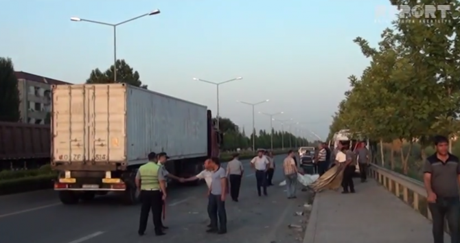 Bakı-Qazax yolunda DƏHŞƏTLİ QƏZA: 3 nəfər öldü, 9 yaralı var - VİDEO
