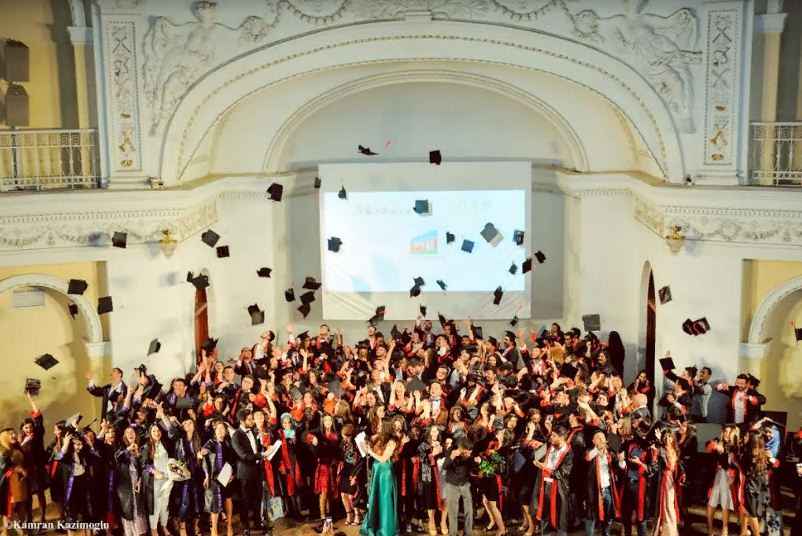 Qərbi Kaspi Universitetində təntənəli məzun g&uuml;n&uuml;