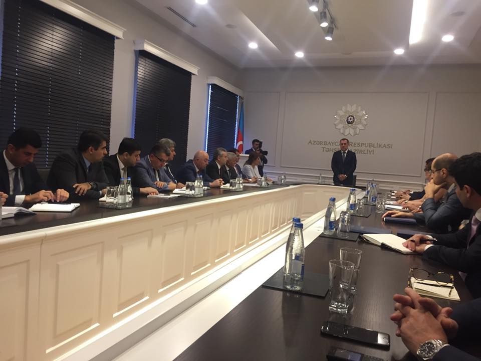 Təhsil nazirinin yeni müavini kollektivə təqdim edildi