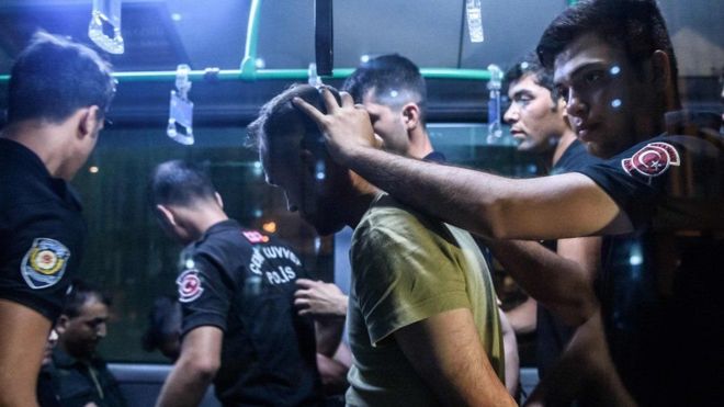 Türkiyədə 68 hərbçi həbs olundu