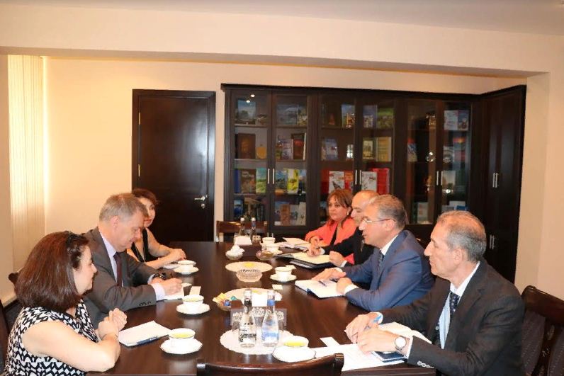 Nazir D&uuml;nya Bankının n&uuml;mayəndəsi ilə g&ouml;r&uuml;ş&uuml;b