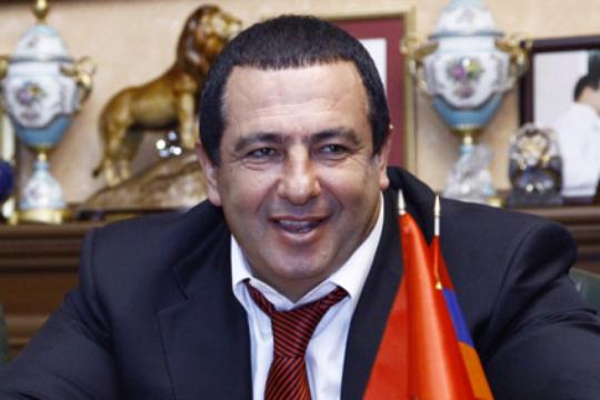Partiya sədri adam döydü - Cinayət işi açıldı
