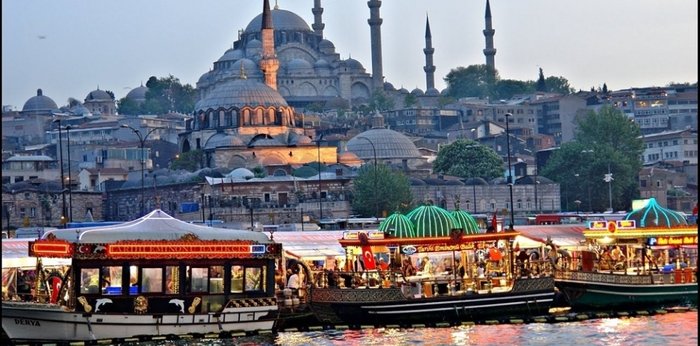Milyarder 3 500 işçisini İstanbula pulsuz tətilə göndərir