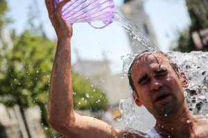 Anomal isti hava 54 nəfərin &ouml;l&uuml;m&uuml;nə səbəb olub