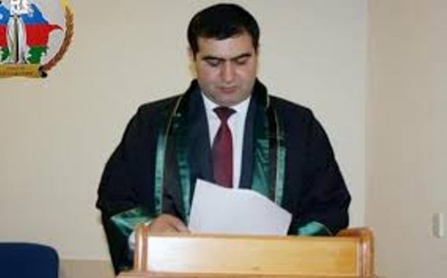 Adəm Məmmədov vəkillik fəaliyyətini dayandırdı