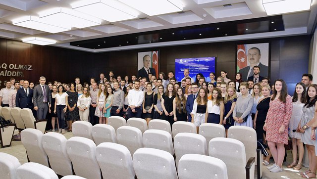 Bakıda &ldquo;Beynəlxalq Yay H&uuml;quq Məktəbi&rdquo; a&ccedil;ıldı  &nbsp;