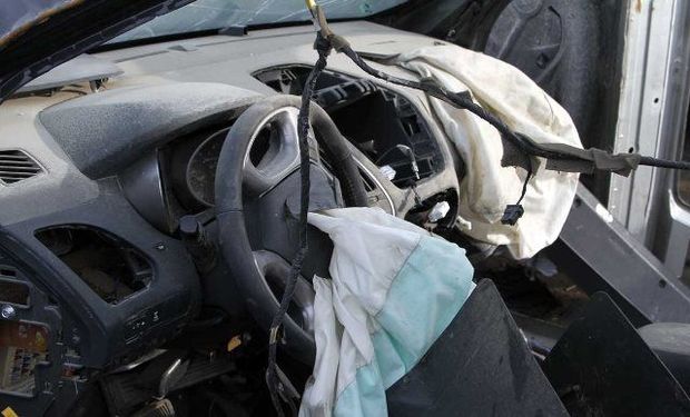 Nazirlik əməkdaşı ağır yol qəzasında öldü   
