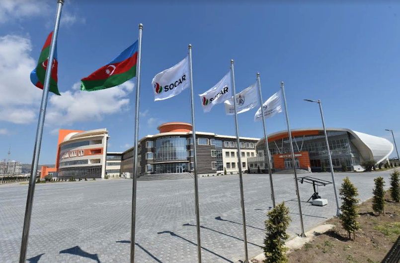 Şotland qəzeti BANM-ın məzunlarının adlarını dərc etdi