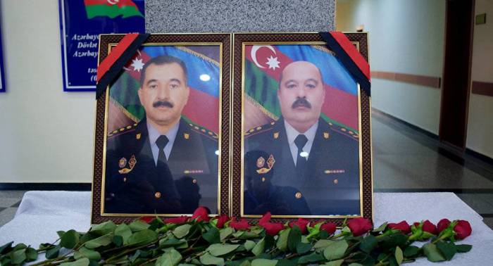 Prezident Gəncədə şəhid olan polis zabitlərini təltif edib