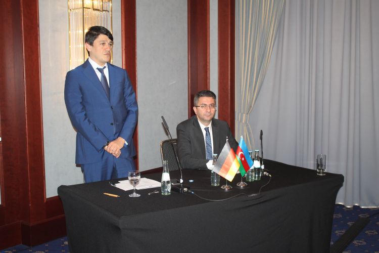 Fuad Muradov Almaniyada yaşayan azərbaycanlılarla g&ouml;r&uuml;ş&uuml;b