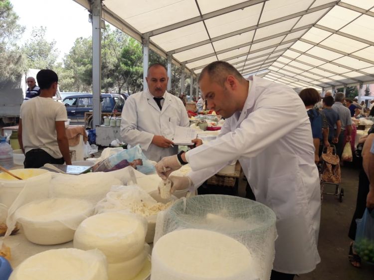 Agentlik yarmarkalarda monitorinqləri davam etdirir