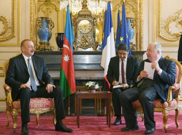 İlham Əliyev Fransada Qarabağ məsələsini müzakirə etdi - FOTOLAR