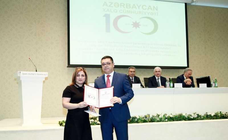İqtisadiyyat Nazirliyi jurnalistləri mükafatlandırdı