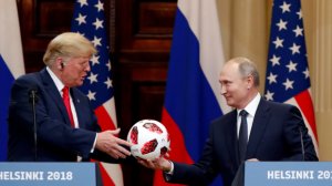 Putinin Trampa hədiyyə etdiyi topun içində 