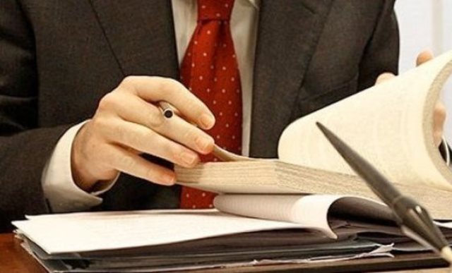 Məmur olmaq istəyənlər üçün imtahan keçirilir
