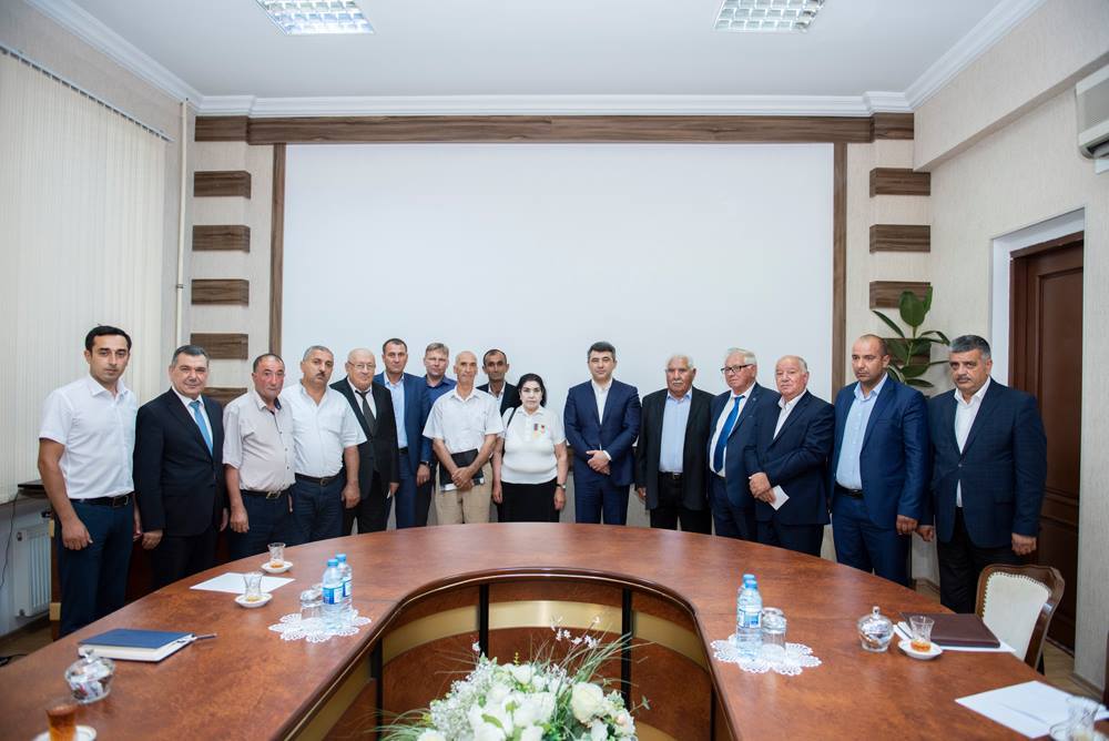 Kənd təsərrüfatı naziri FERMERLƏR ŞURASI yaratdı