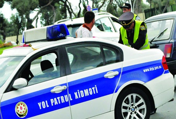 Yol polisi s&uuml;r&uuml;c&uuml;lərə m&uuml;raciət etdi