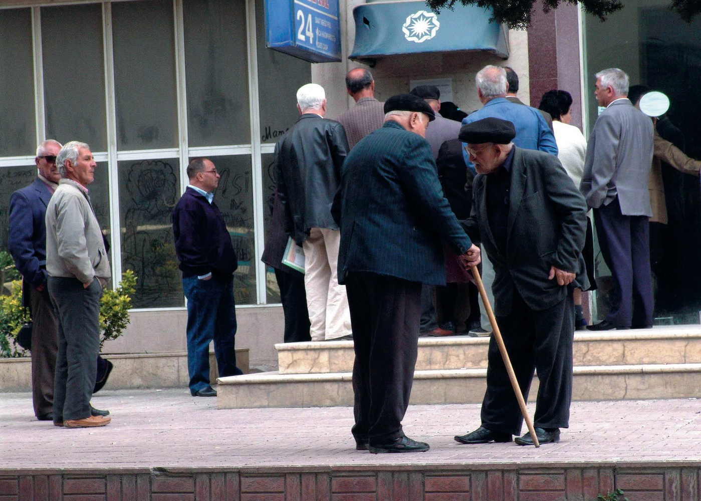 Azərbaycanda 35 minə yaxın şəxsin pensiyası artırılıb