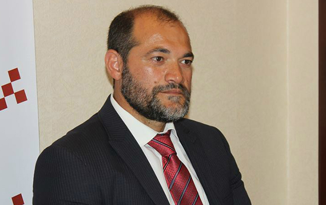 Razi Nurullayevin atası vəfat etdi