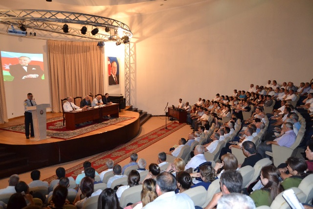 Füzulidə məmur–vətəndaş münasibətləri müzakirə edilib 
