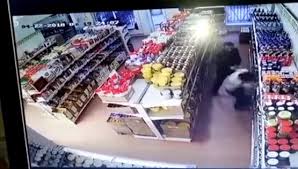 Bakıda mağazaya basqın oldu