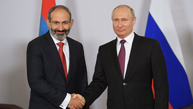 Paşinyan Putinə zəng etdi