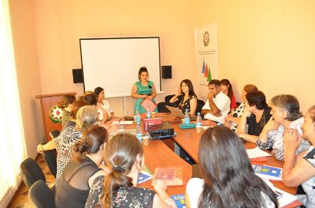 Ağcəbədi sakinləri erkən nikah problemi ilə bağlı maarifləndirilib