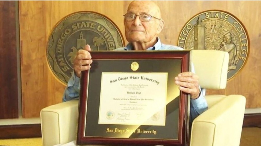 105 yaşlı keçmiş hərbçi diplomunu 83 il sonra aldı