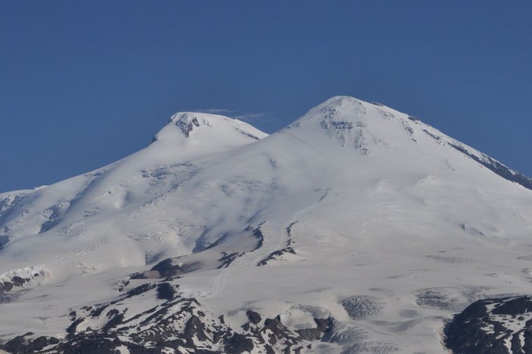 İki alpinisti ildırım vurdu