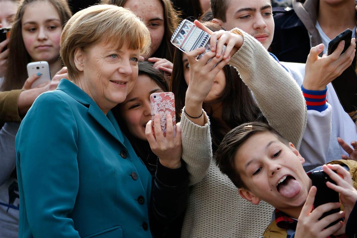 Kabinetdən kənardakı həyat - Angela Merkel - VİDEO 
