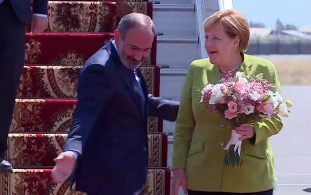 Angela Merkel Yerevana gəldi