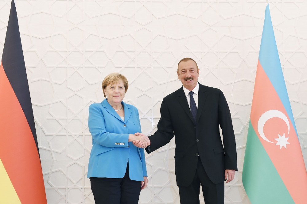 İlham Əliyev: "Almaniya-Azərbaycan əlaqələri uğurla inkişaf edəcək"