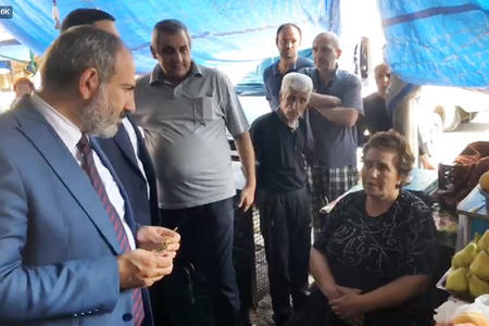 Paşinyan qiymətlərin 2 dəfə bahalaşdığı bazara getdi