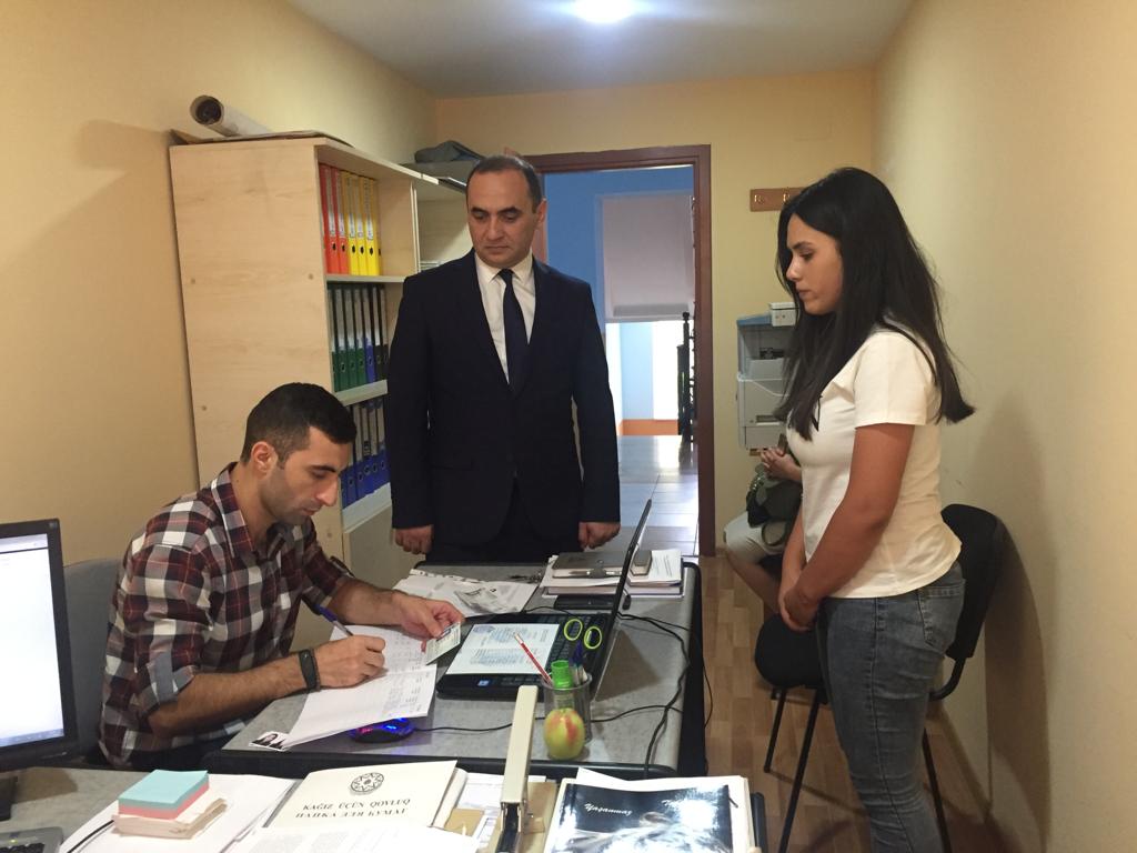 Rektor qəbul prosesini izlədi